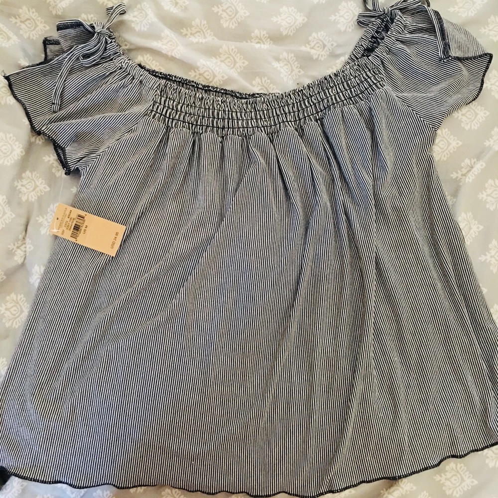 American Eagle Outfitters - off the shoulder